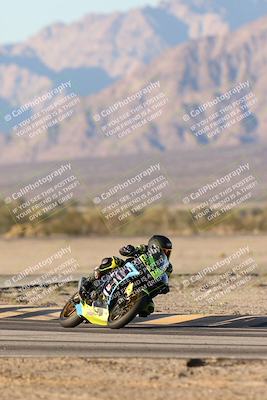 media/Dec-07-2025-CVMA (Sun) [[3e7d2de5dc]]/Race 18-Formula Twins-Formula 40 UL/